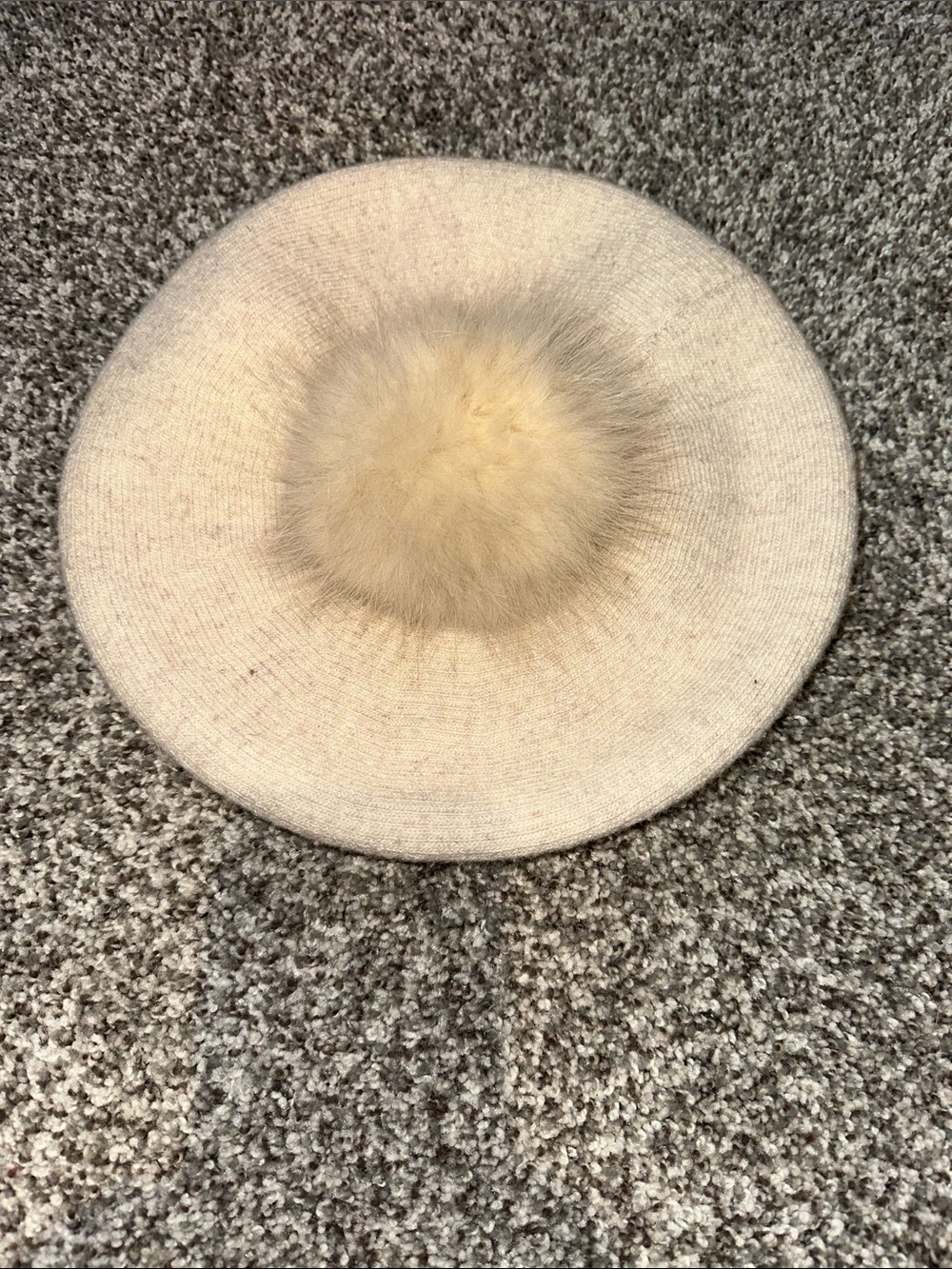 Look by M cashmere blend cap